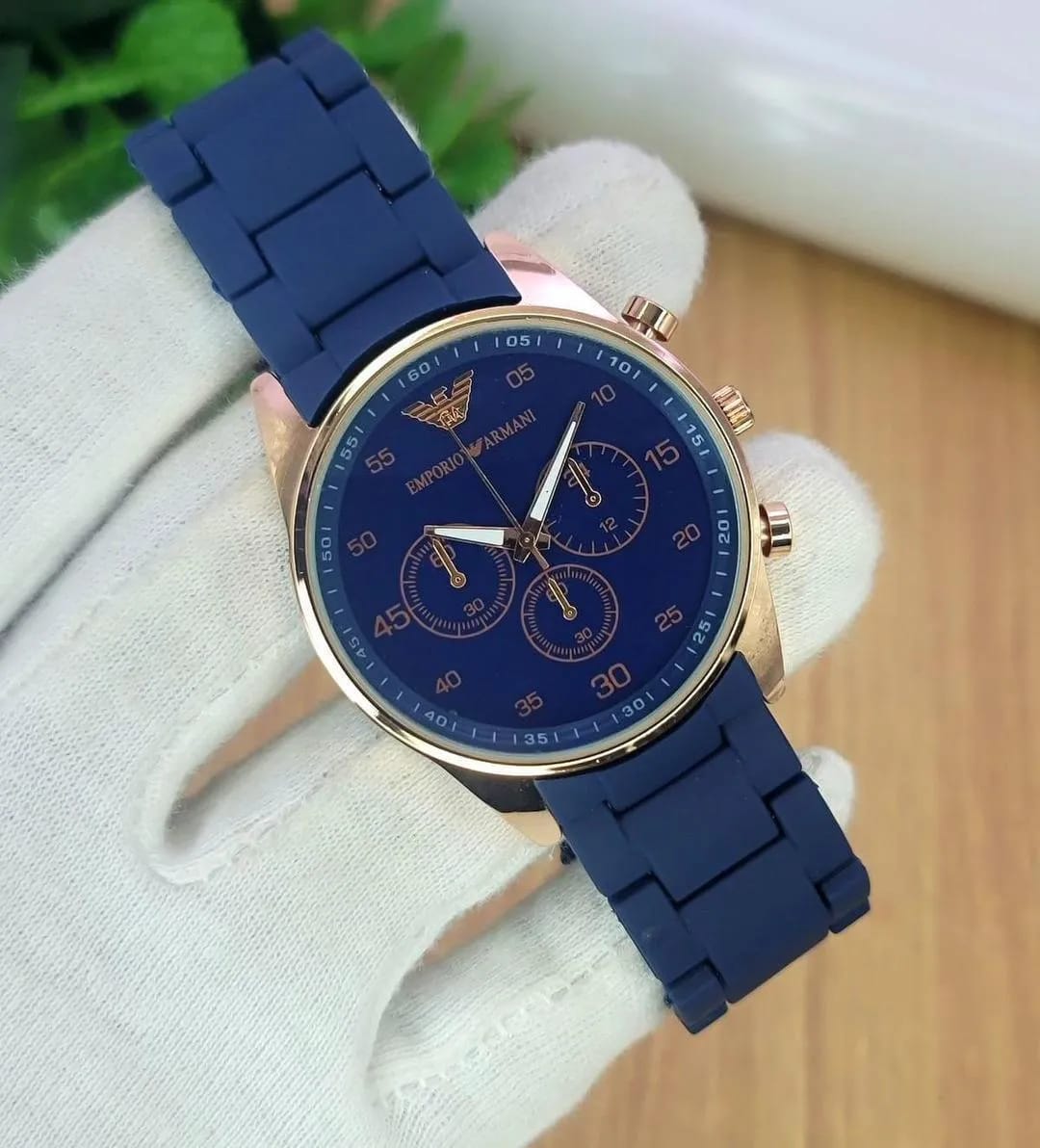 Men's Watch With Multiple Colors Strap